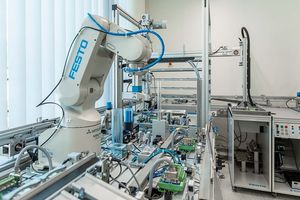 Die Lernfabrik im Labor der Wirtschaftsingenieure.