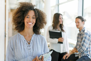 Studierende schätzen die hohe Qualität des MCI, die sich in Top-Ergebnissen laufender Umfragen und Rankings widerspiegelt.  ©MCI / Kasper