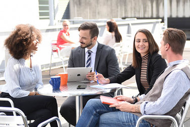 MCI Studierende profitieren von kleinen Gruppengrößen und erfahrene Lehrenden. ©MCI/Kasper