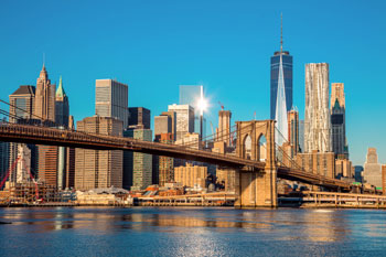 Brooklyn Bridge vor New York City